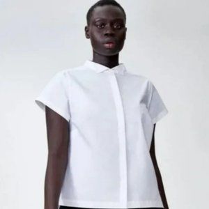 EUC Universal Standard Top Size M (18/20)